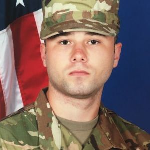 Meet your Posher, Dustin